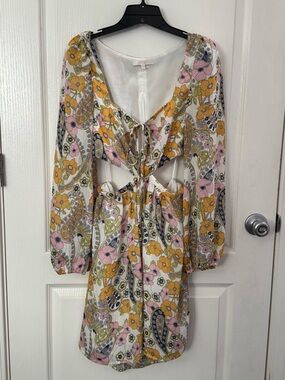 Wayf Cream Satin Dress Label